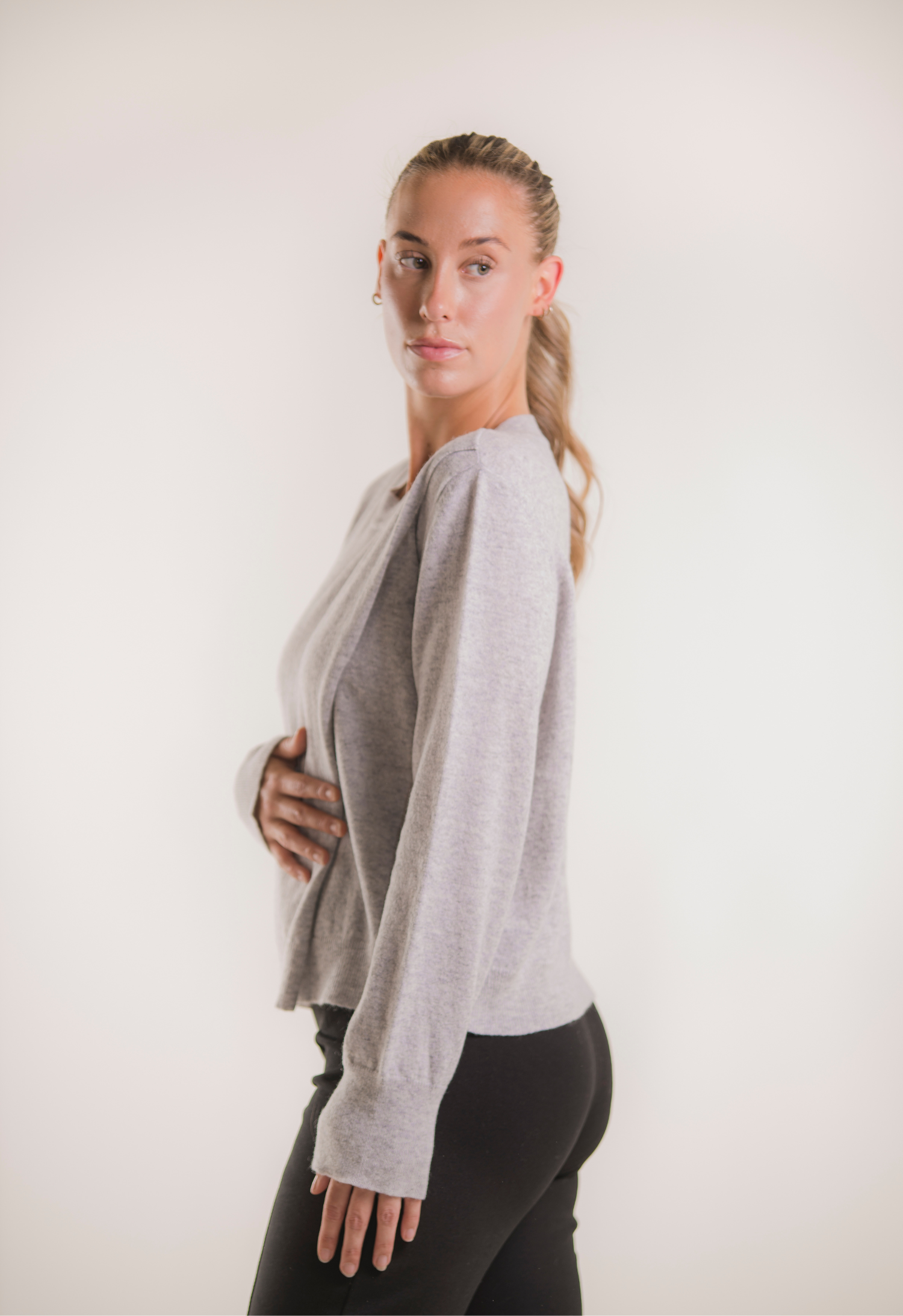 Stickad amningströja i ull - Light Grey Melange